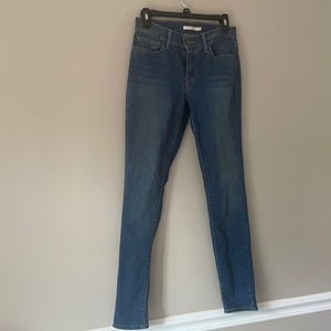 LEVIS- Dark Wash Skinny Jeans